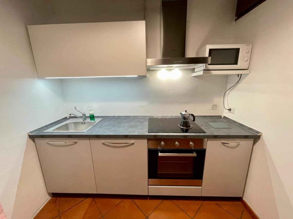 Sottoriva 12 City Center Large Apartment Verona Bagian luar foto